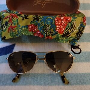 Maui Jim Baby Beach Gold Aviator Sunglasses with Floral microfiber Pouch & Case